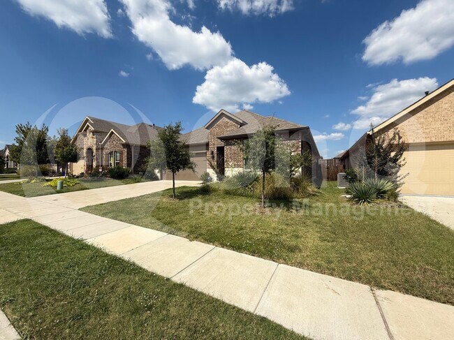 Foto del edificio - 4124 Ellinger Dr