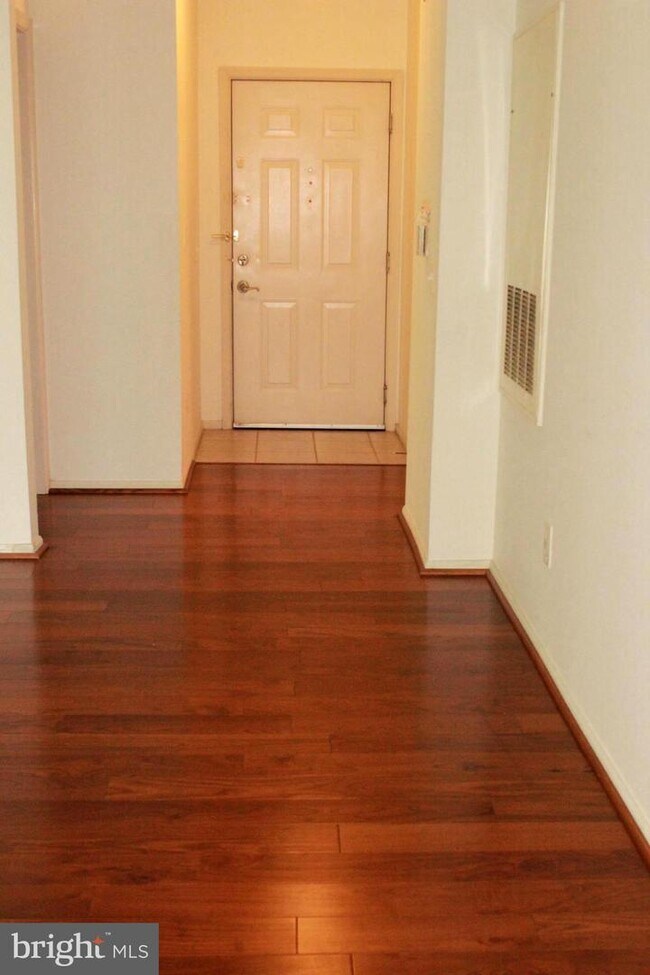 Foto del edificio - 1550 Spring Gate Dr.