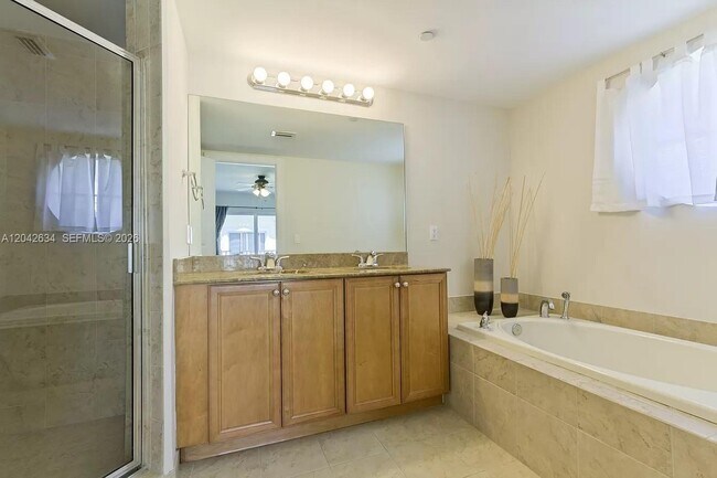 Foto del edificio - Southeast 15th Street, Fort Lauderdale, FL 33316 - 3 BR 3.5 BA townhouse