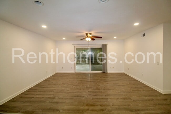 Building Photo - 13828 Otis Pl