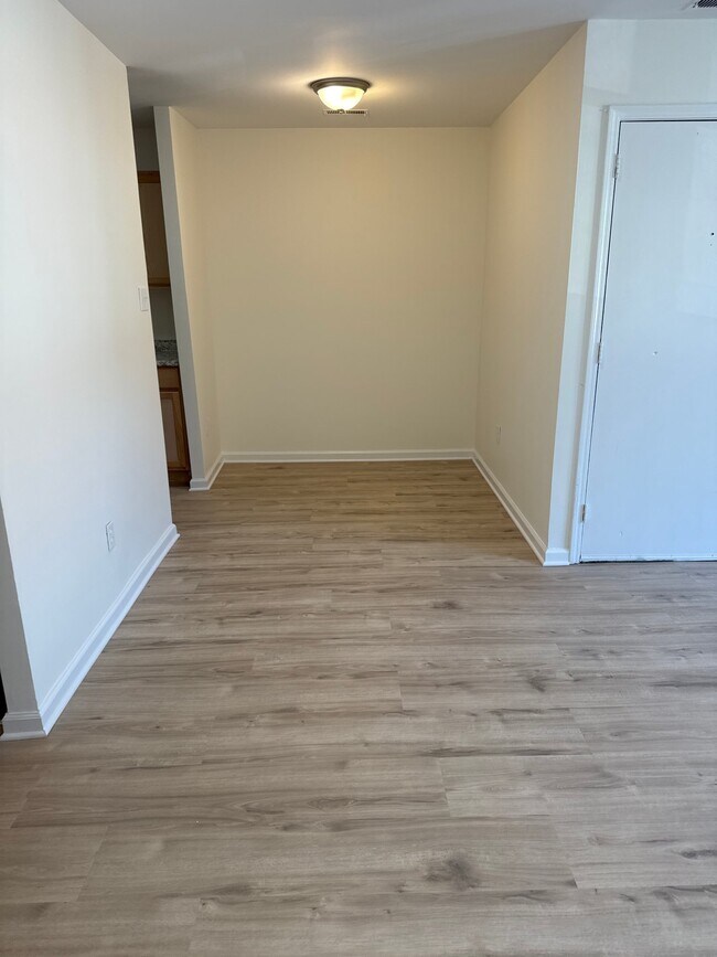 Foto del edificio - 9440 Woodbridge Rd