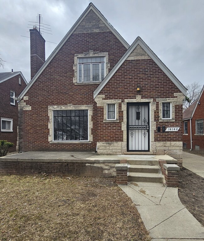Building Photo - 14140 Fairmount Dr