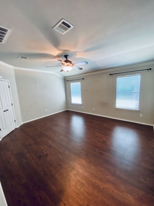 Building Photo - Great home near Sea World