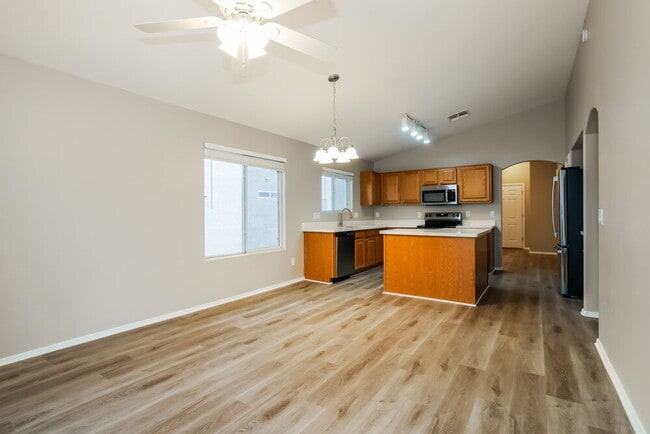 Building Photo - 31724 Cheyenne Cir