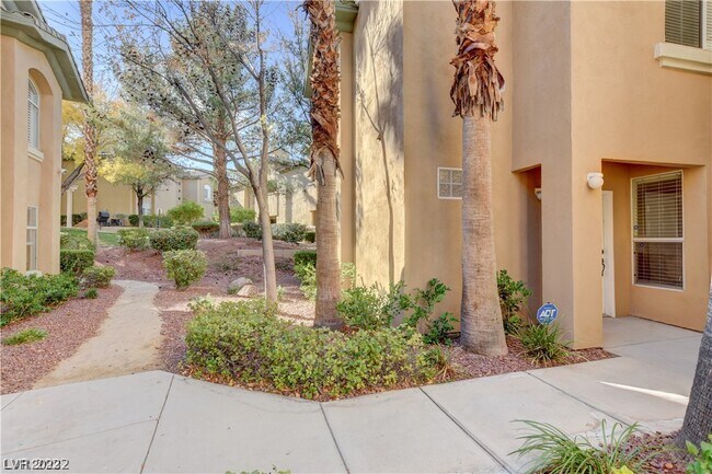 Building Photo - 1617 Cardinal Bluff Dr