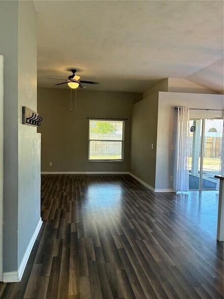 Foto del edificio - 5841 Dorham Pl