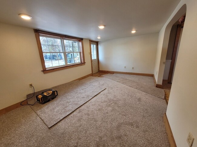 Building Photo - Leola 1st floor 1 bedroom