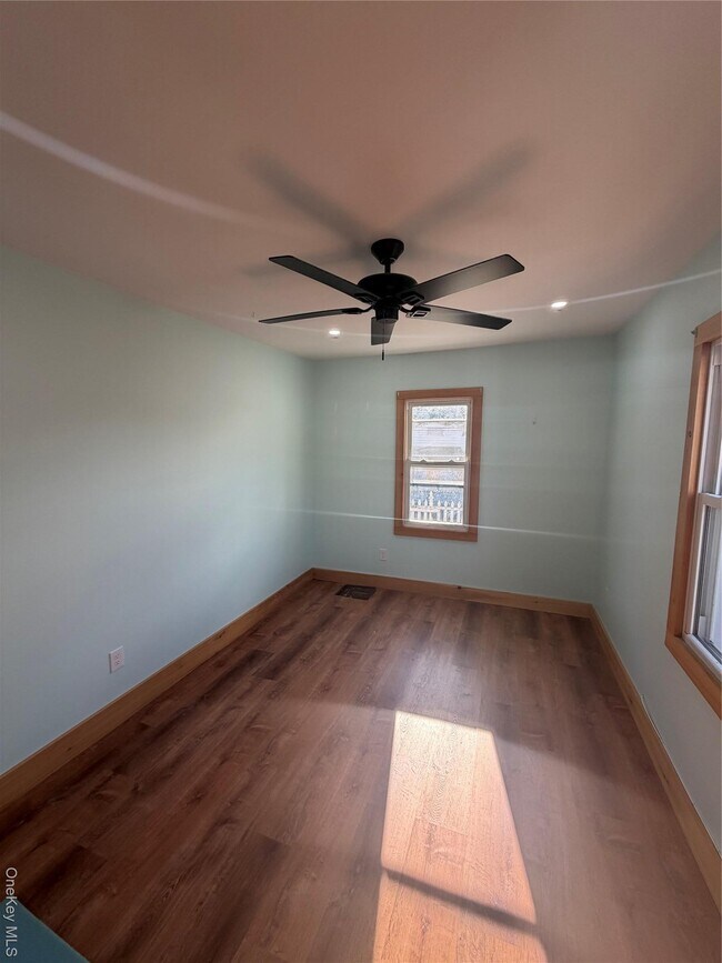 Building Photo - 80 Old Glenham Rd