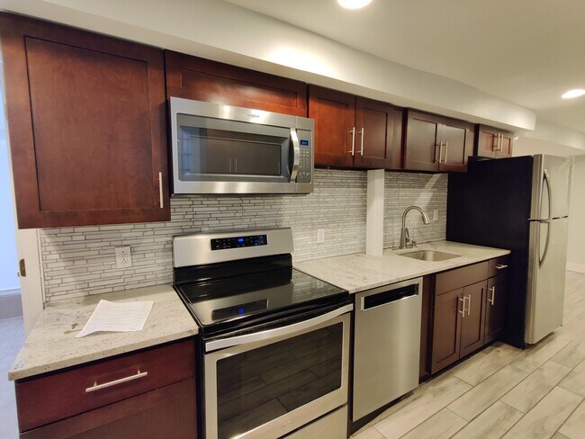 Foto del edificio - 1252 N Greenview Ave