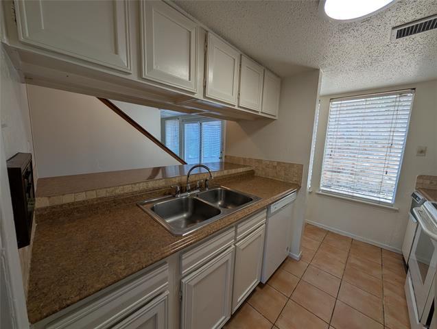 Foto del edificio - 8560 Park Ln