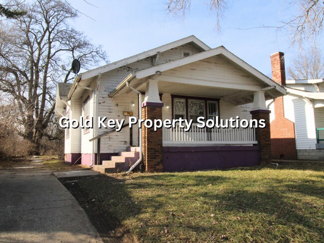 Building Photo - Large 2 BR 1 BA House with Covered Front P...