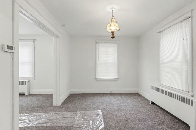 Foto del edificio - 218-222 S Sporting Hill Rd