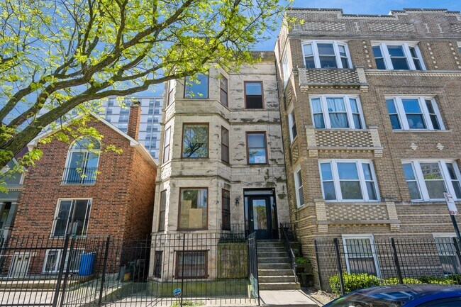 Foto del edificio - 845 W Leland Ave