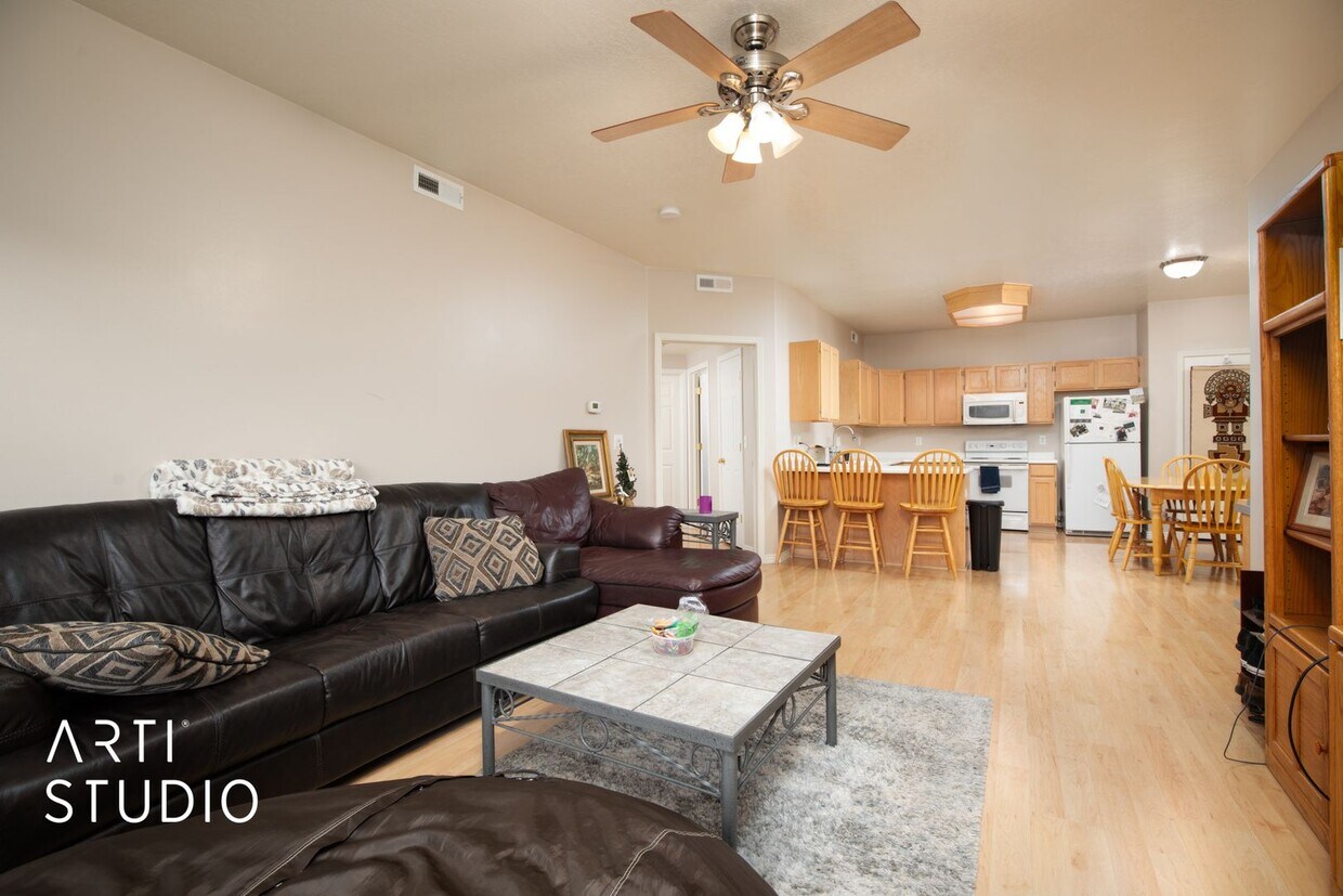 Foto principal - 331 Belmont Pl