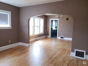Building Photo - 809 W Thomas St