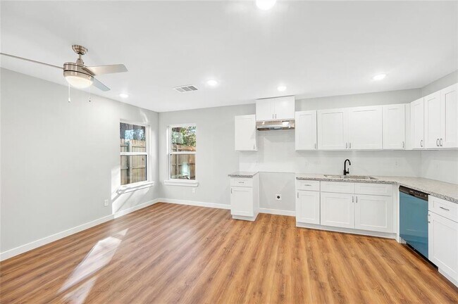 Foto del edificio - 4626 Shreveport Blvd