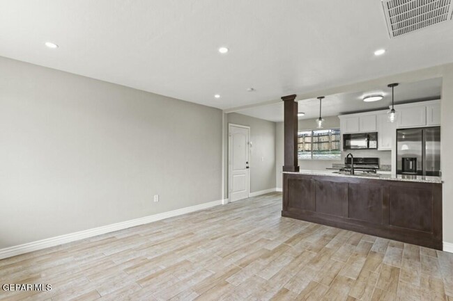 Building Photo - 7917 San Paulo Dr