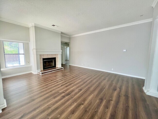 Building Photo - 8626 Serene Ridge Dr