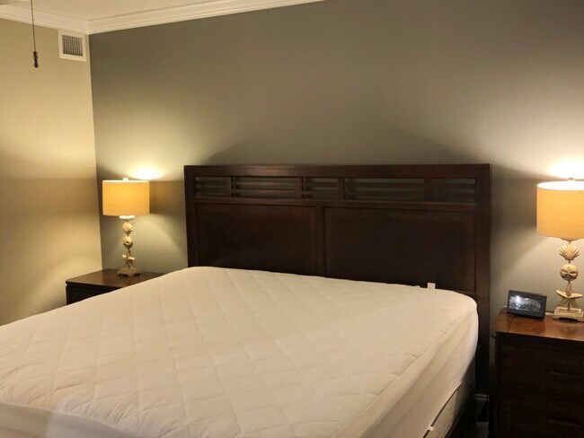 Foto del edificio - 6133 Balboa Cir