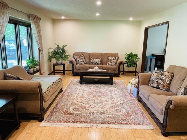 Foto del edificio - 2610 Round Hill Ln