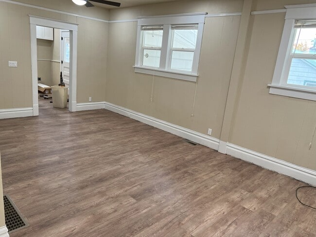 Building Photo - 808 2nd Ave W