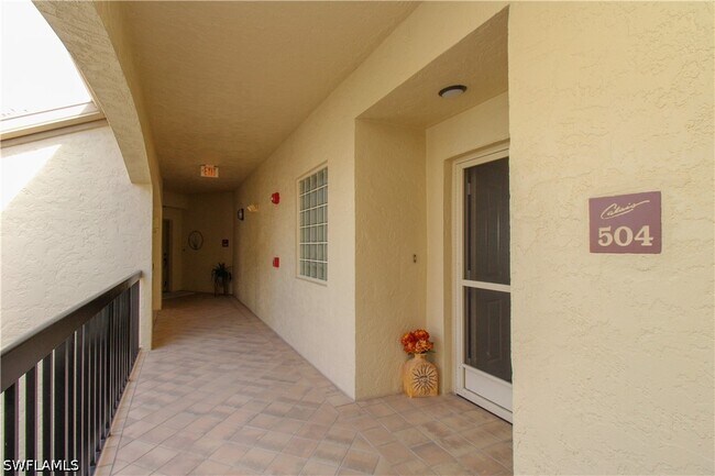 Foto del edificio - 7024 Pelican Bay Blvd