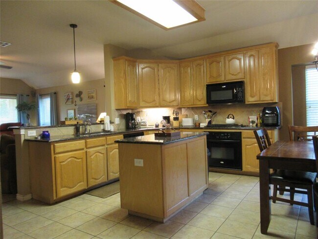 Building Photo - 12768 Gardendale Dr