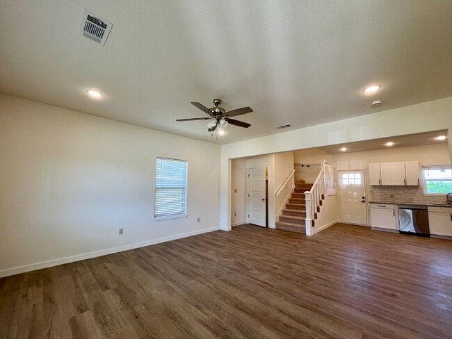 Foto del edificio - 5122 Bonnell Ave
