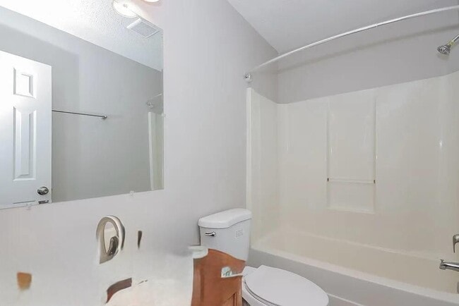 Building Photo - 2021 Brantley Creek Dr