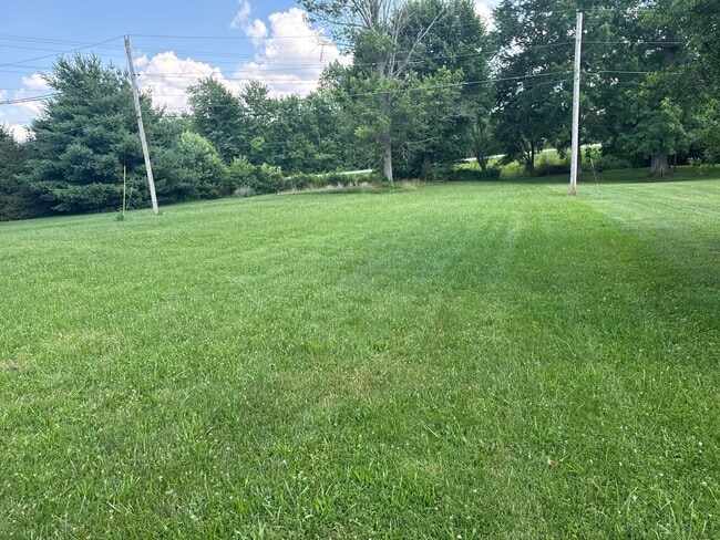 Building Photo - 1704 Twinbrook Dr