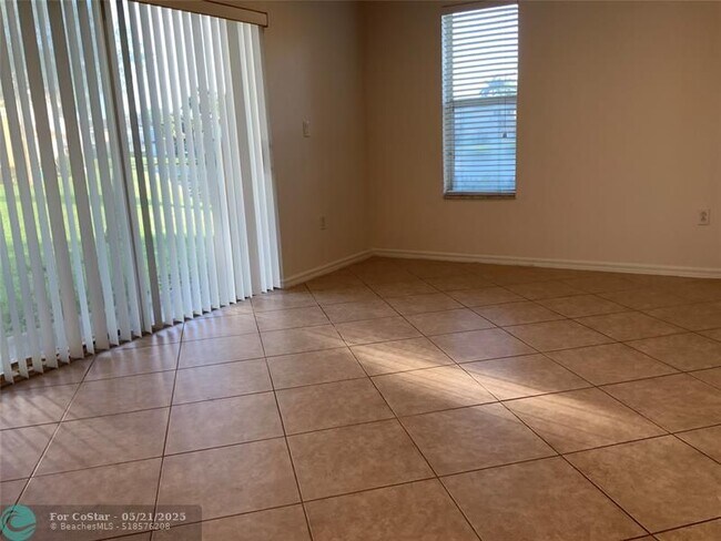Building Photo - 3035 SW 129th Way