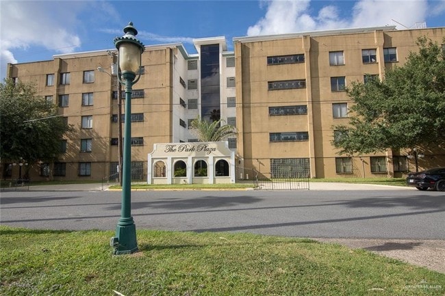 Building Photo - 5321 N 10th St