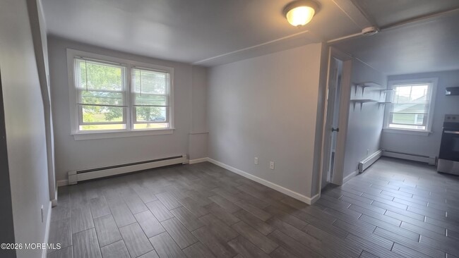 Building Photo - 601 River Ave