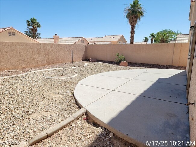 Building Photo - 9162 Green Frost Dr