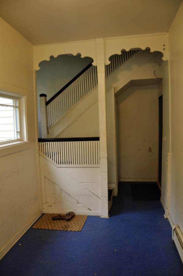 Building Photo - 504 S Cayuga St