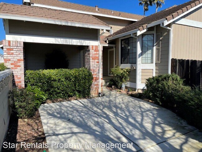 Building Photo - 4 br, 3 bath House - 161 BUTTERCUP
