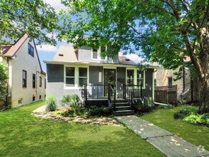 Building Photo - 3004 E Minnehaha Pkwy