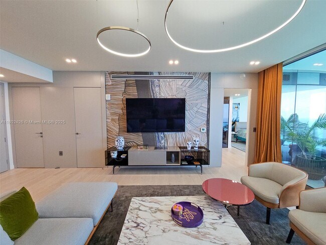 Foto del edificio - 15701 Collins Ave