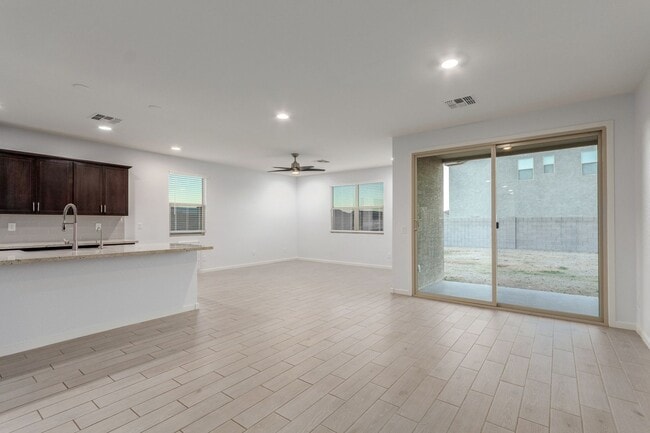 Foto del edificio - Stylish Living Near Queen Creek – Welcome ...