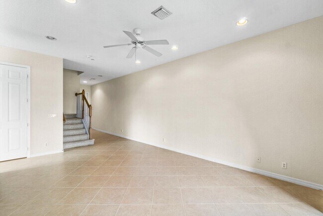 Building Photo - 32 Beechdale Ln