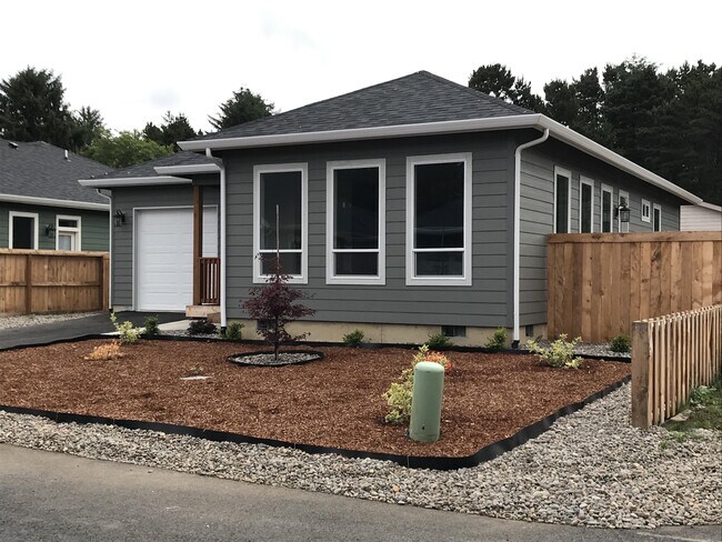 Building Photo - 3370 US-101
