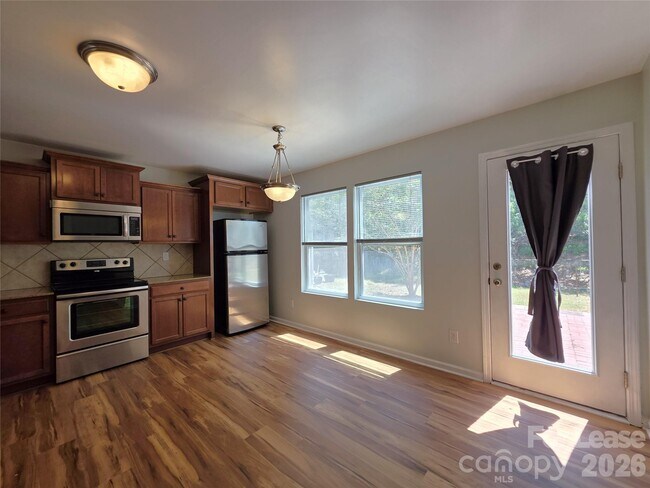Foto del edificio - 6142 Salamander Run Ln