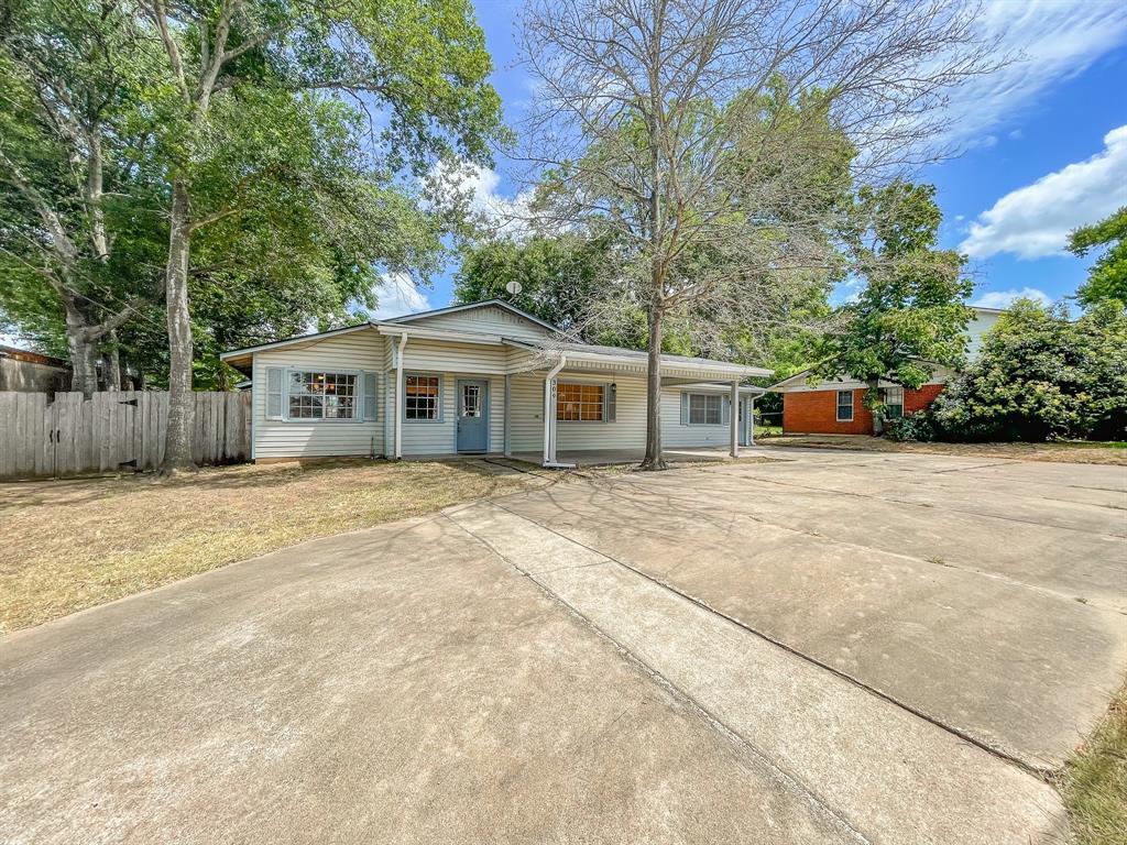 309 Giddings Ln, Brenham, TX 77833 House for Rent in Brenham, TX