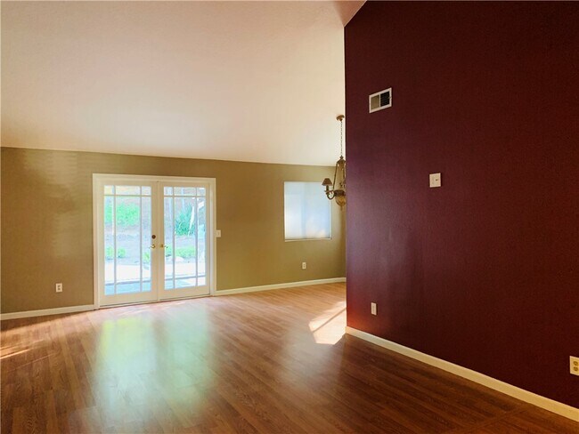 Foto del edificio - 23665 Meadcliff Pl