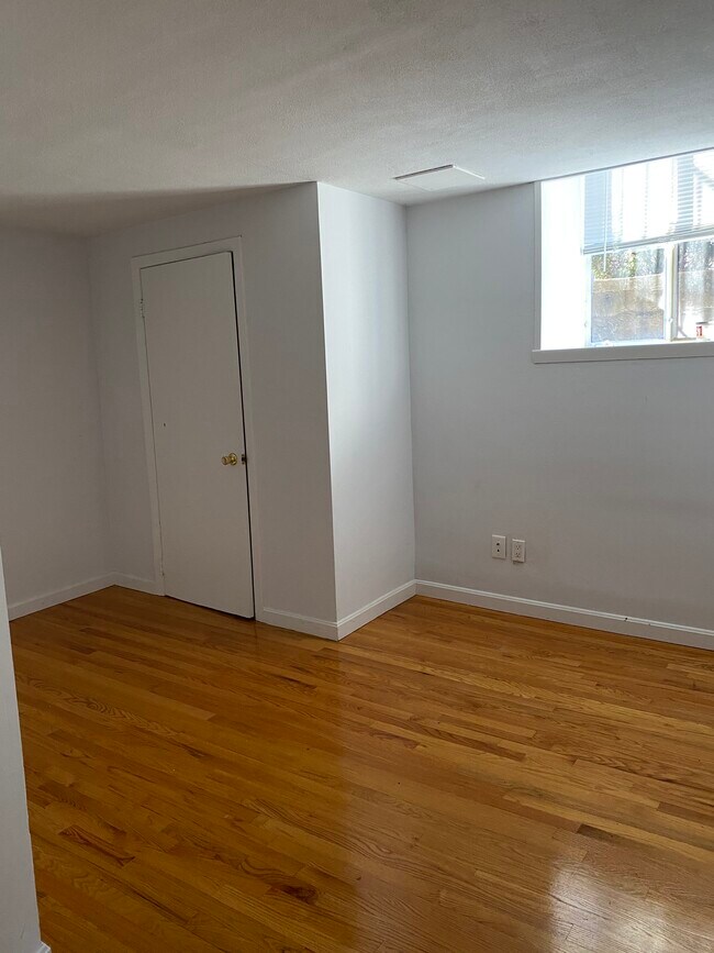 Building Photo - 149 Winthrop Rd