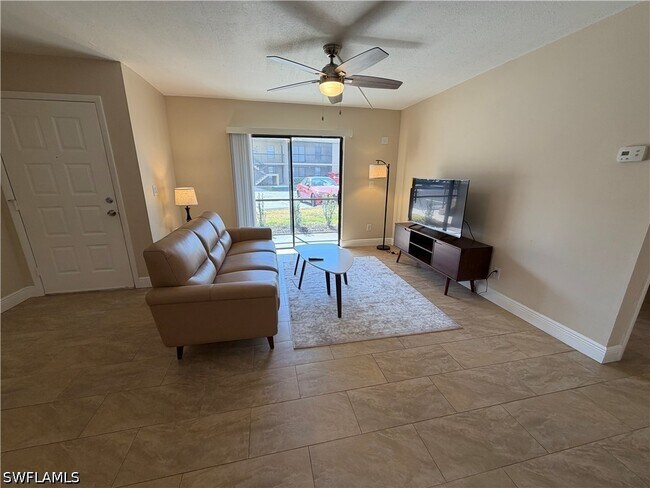 Foto del edificio - 5327 Summerlin Rd
