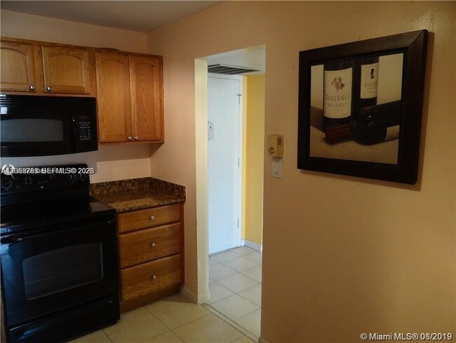 Foto del edificio - 2741 Taft St