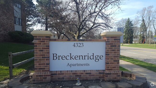 Building Photo - Breckenridge Apartments