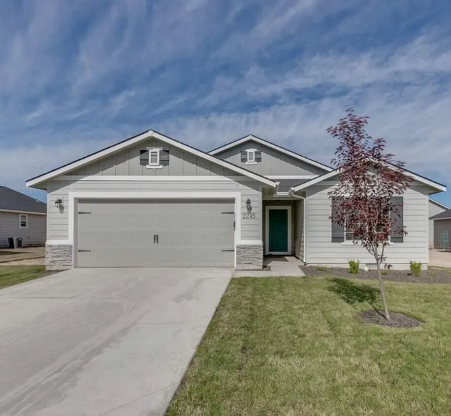 Foto principal - Single level home w/2 car garage, fenced y...