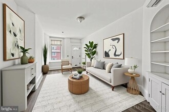 Building Photo - 428 S 56th St
